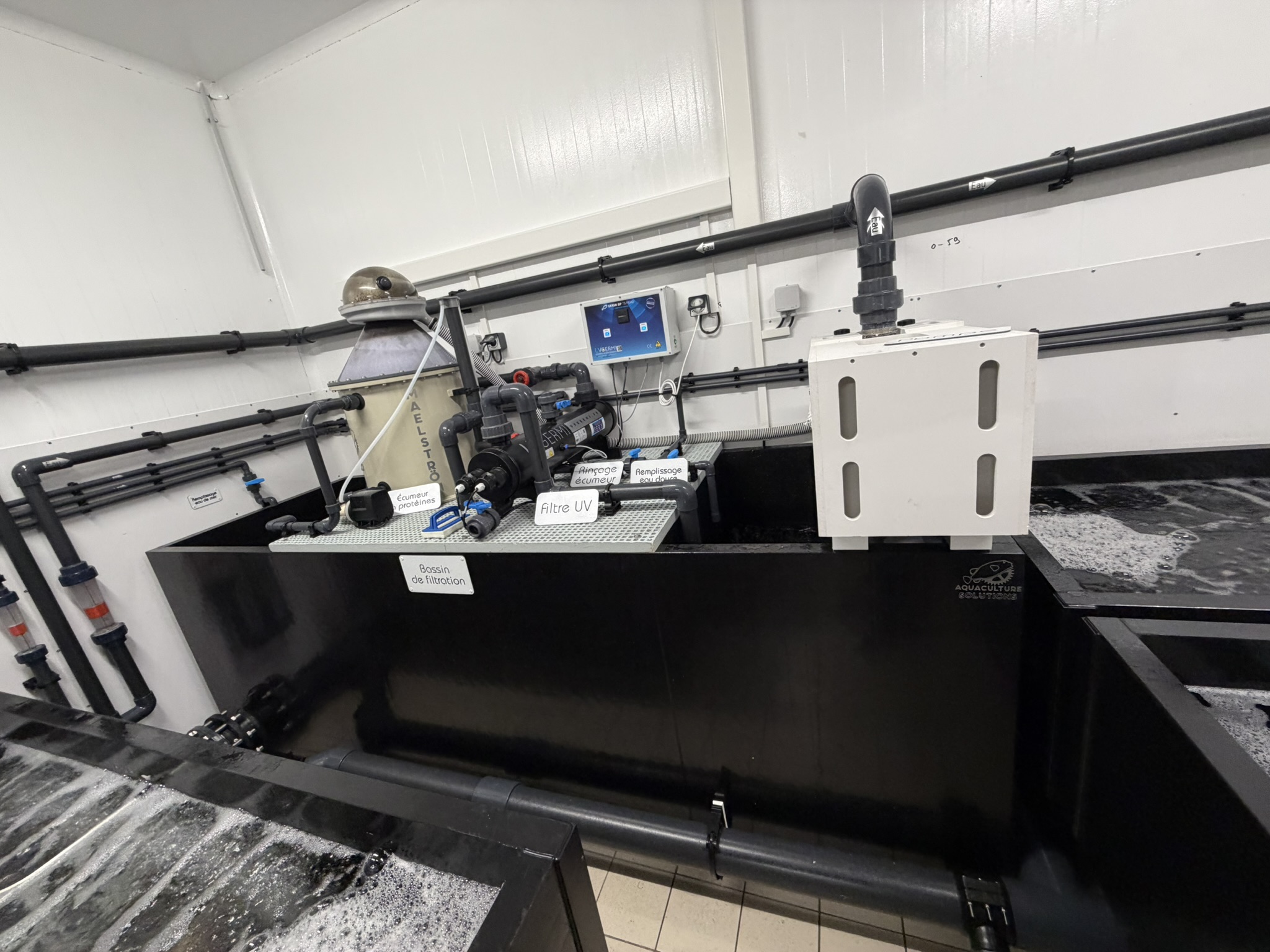 Custom filtration system installed at E.Leclerc Plérin by Aquaculture Solutions